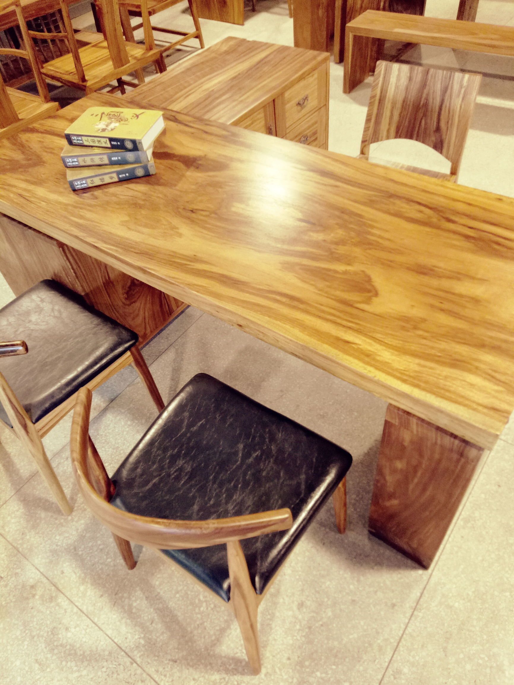 乌金木搭配胡桃木,乌金木家具如何搭配软装