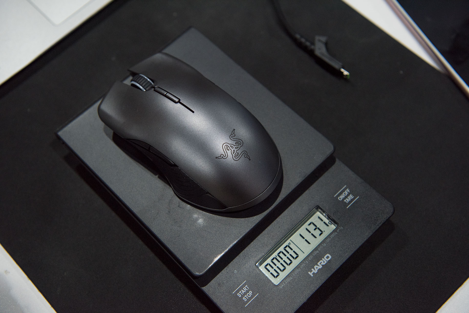 蝰蛇鼠标对称高背,雷蛇蝰蛇手感