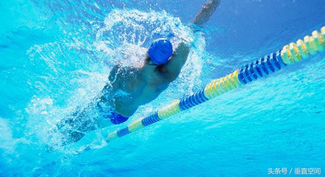 仰泳的正确泳姿教学视频,仰泳的正确泳姿完全慢动作