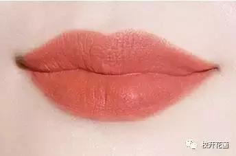 秋冬比较合适的口红,秋冬合适雾面口红还是镜面口红