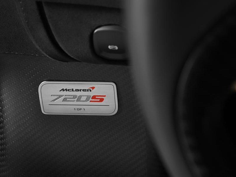 外带24K黄金轮毂，内设折叠式仪表盘，它一出场法拉利都叫好！