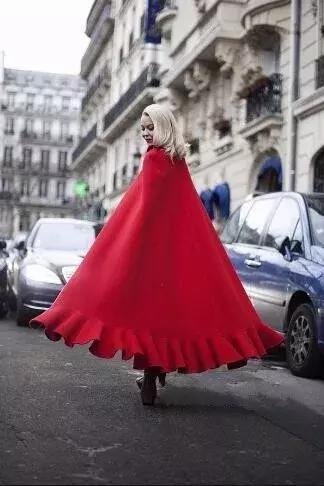 披上这一席披肩斗篷吧~