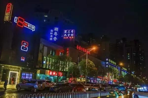 武汉地铁早高峰4号线,武汉地铁红色专列