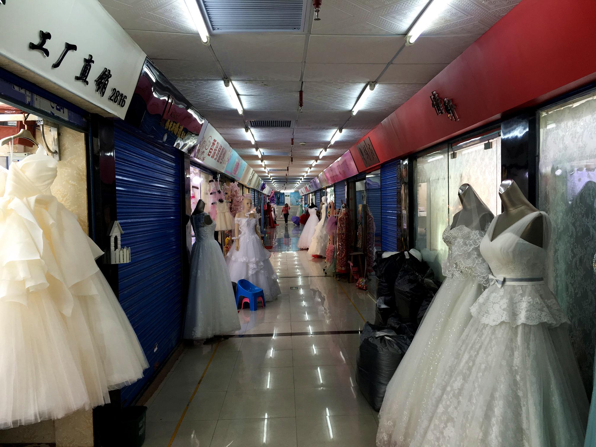 海珠｜遭遇电商冲击，婚纱街使出这些招数抓住客户