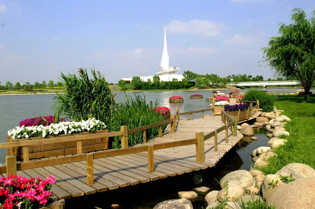 上海哪个地铁站去景点方便,上海免费景点及地铁路线