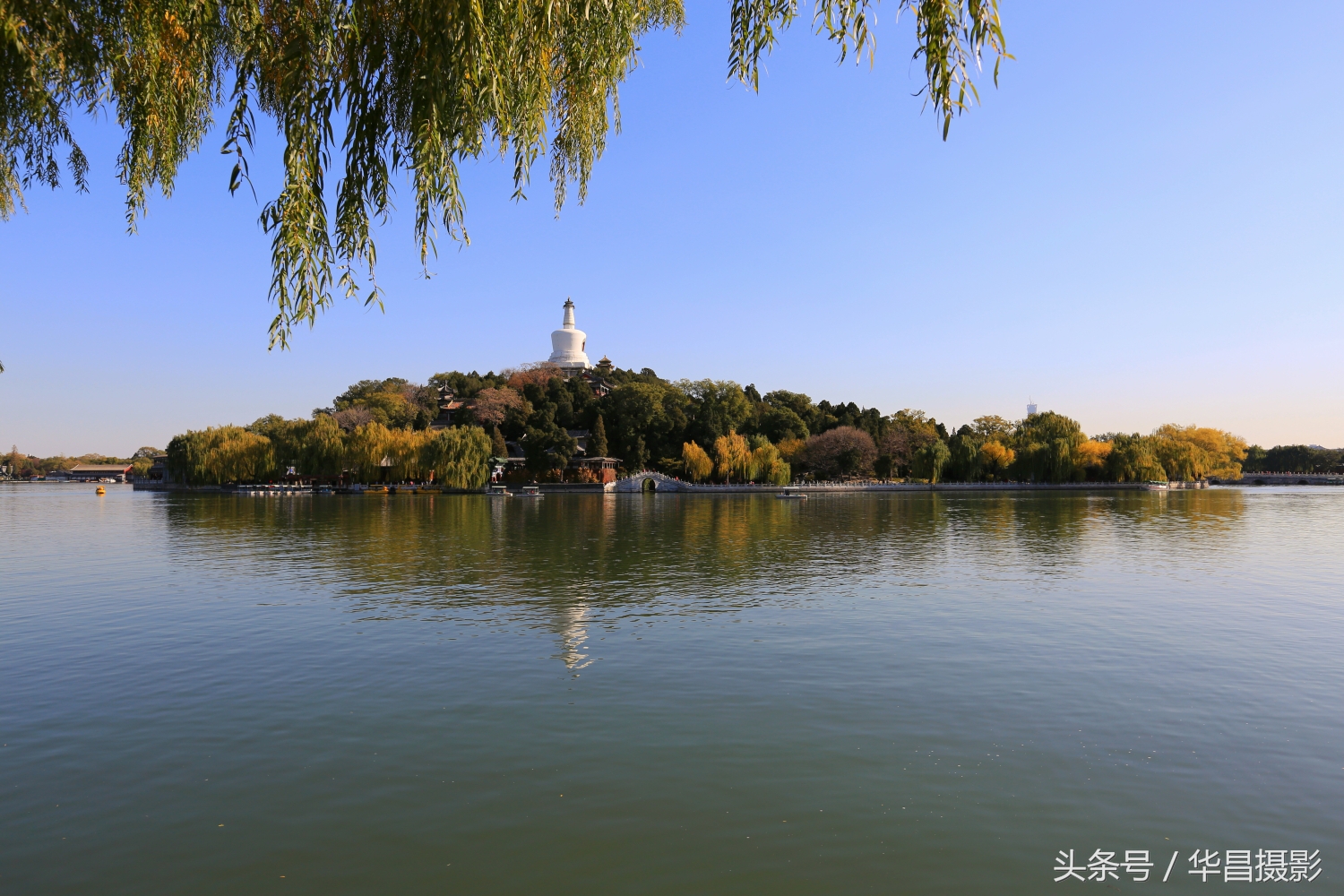 让我们荡起双桨的白塔是哪里,让我们荡起双桨和白塔的故事
