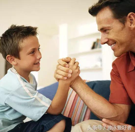 学游泳对孩子未来发展,游泳能够提升孩子哪方面的能力