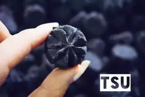 批评一下这种蛋糕，下手这么重！材料不要钱么