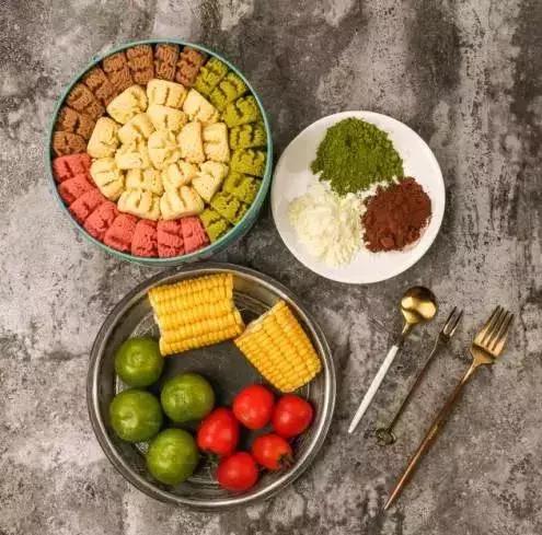 批评一下这种蛋糕，下手这么重！材料不要钱么