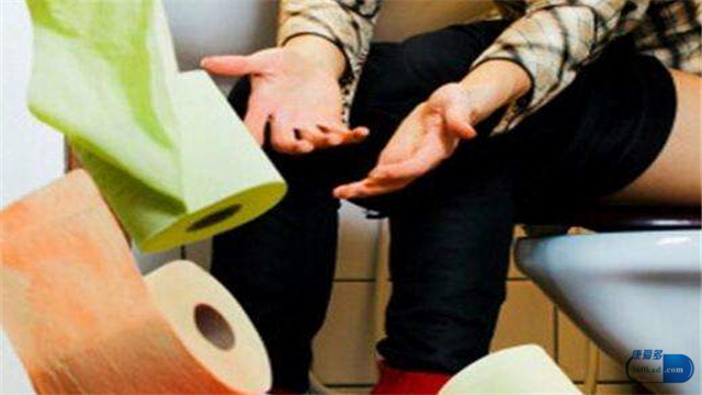 整肠丸和藿香正气水治腹泻哪个好,腹泻引起呕吐能够吃和胃整肠丸吗