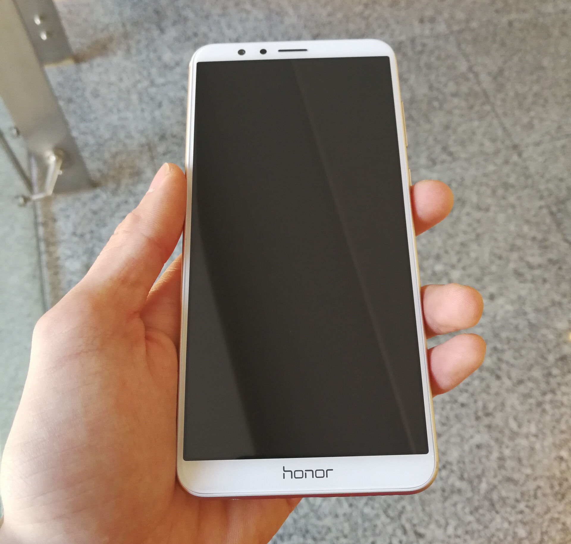 荣耀畅玩7x全面屏手势操作,1499荣耀7x全面屏