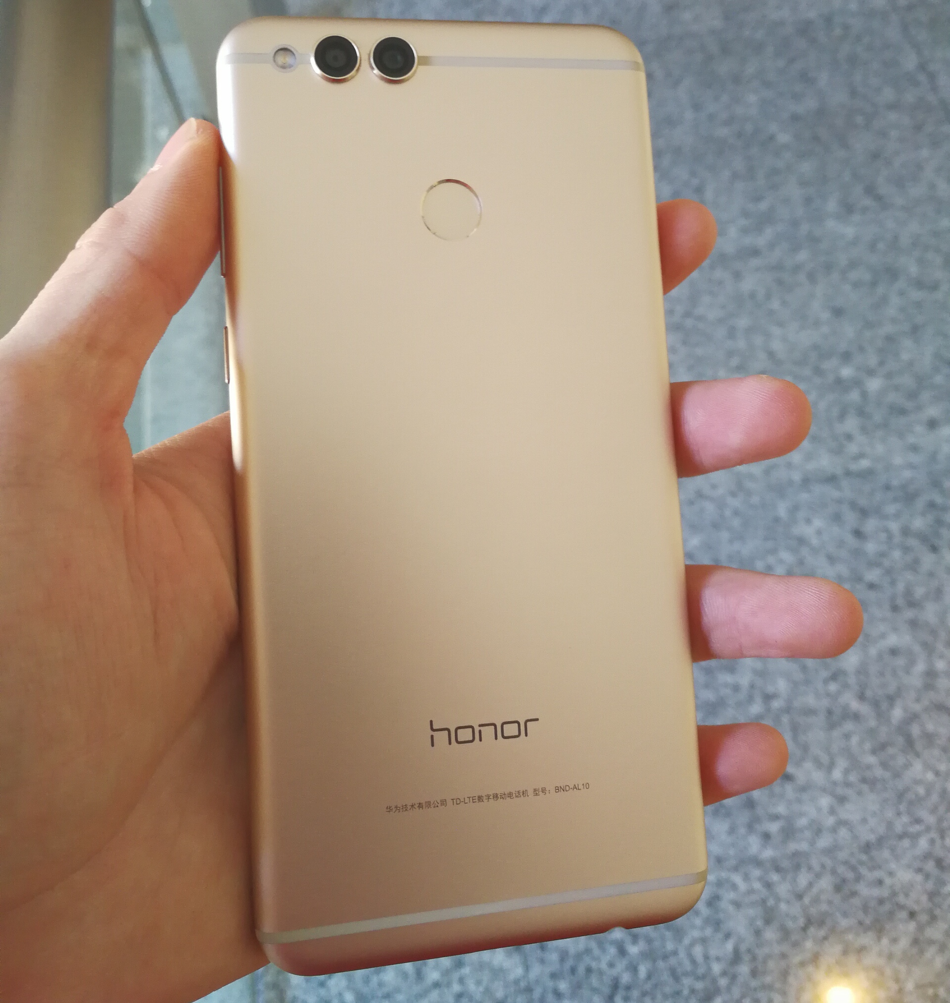 荣耀畅玩7x全面屏手势操作,1499荣耀7x全面屏