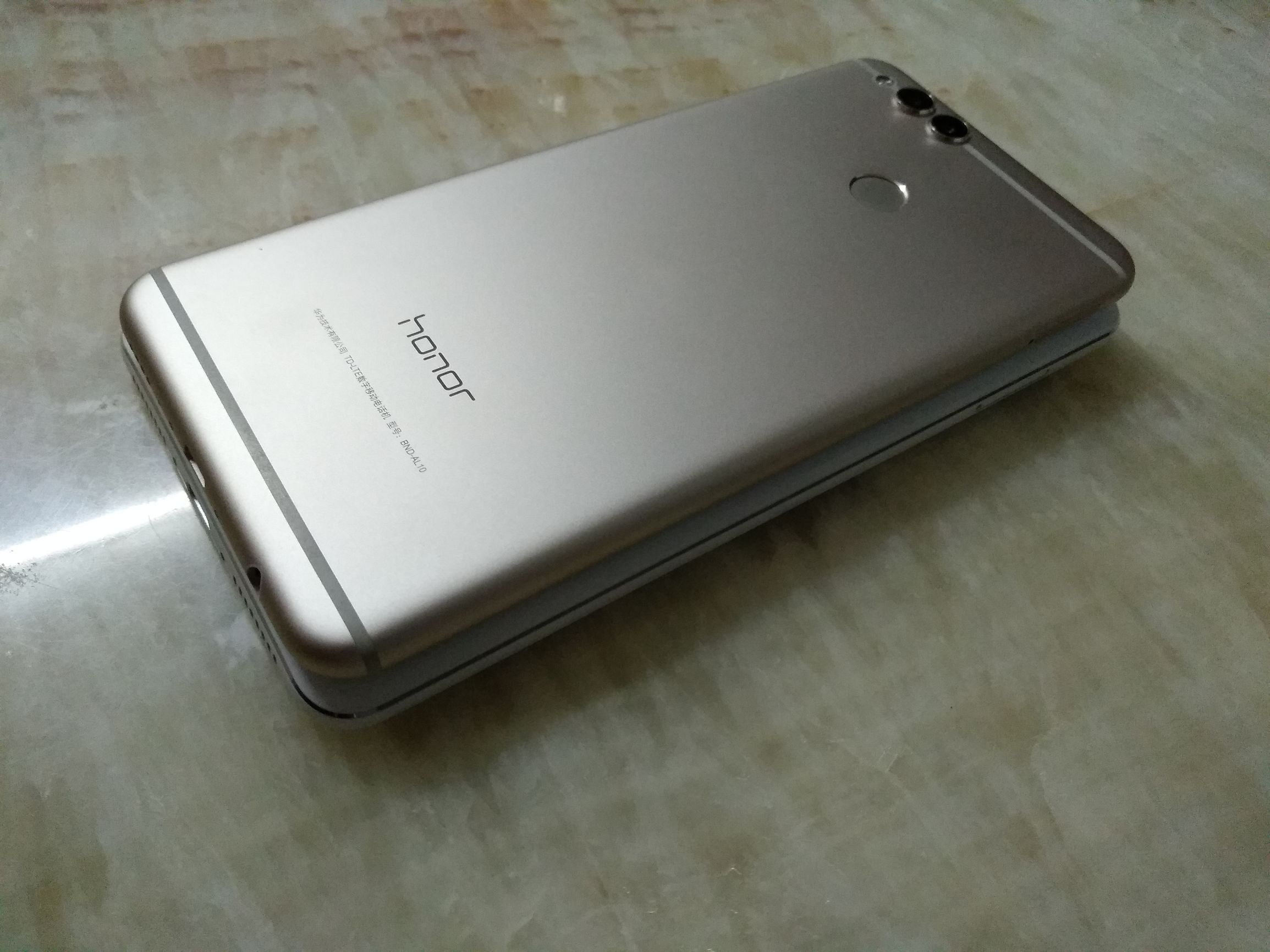 荣耀畅玩7x全面屏手势操作,1499荣耀7x全面屏