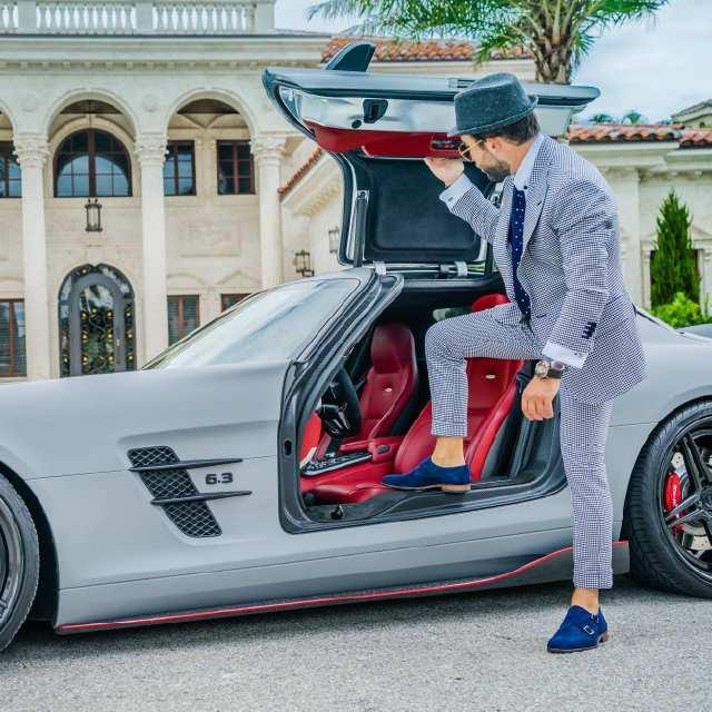 迪拜土豪买辆超跑搭配鞋子！小编心中一句MMP，扫开一辆共享单车