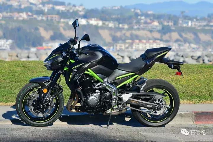 川崎z900和z900rs发动机,川崎z900与z1000的对比