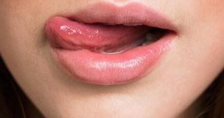 冬季上火嘴巴烂了怎么办,冬天上火嘴角烂抹什么好得快
