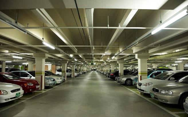 没车不方便现在买车又不划算咋办,有了车之后一年需要花费多少钱