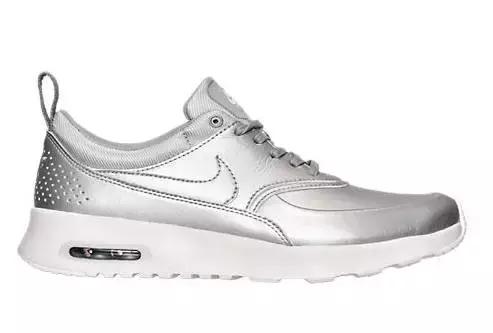 维密秀奚梦瑶摔倒完全版,奚梦瑶在维密大秀上摔倒