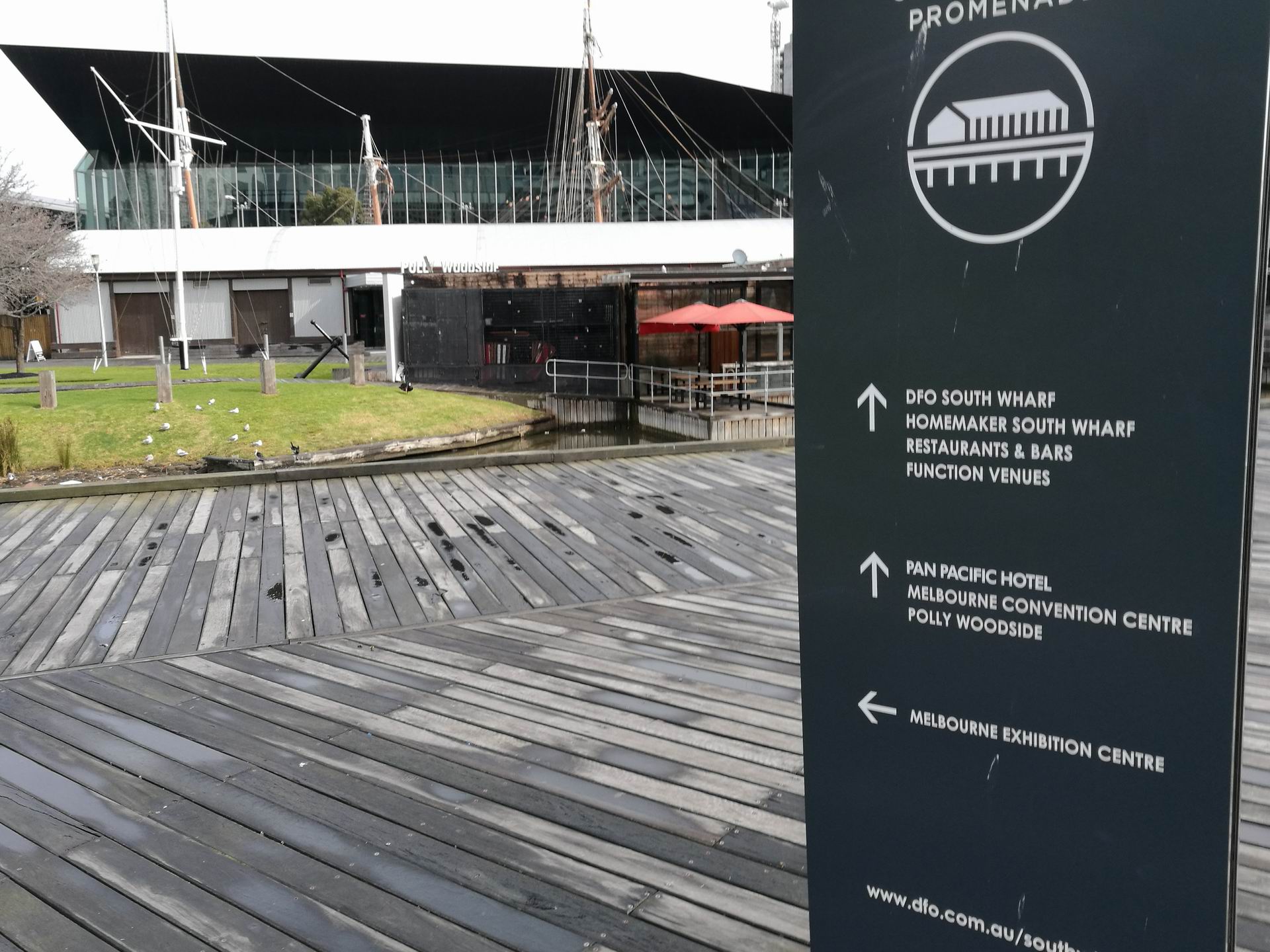 开在墨尔本市区黄金地段的奥特莱斯