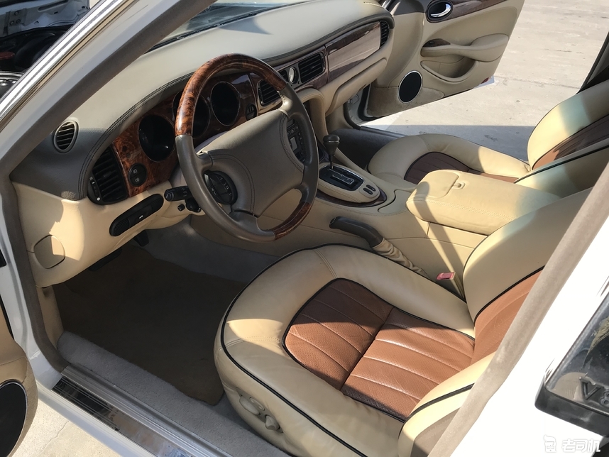 四眼捷豹xj3.0四驱顶配版,捷豹xj8经典色