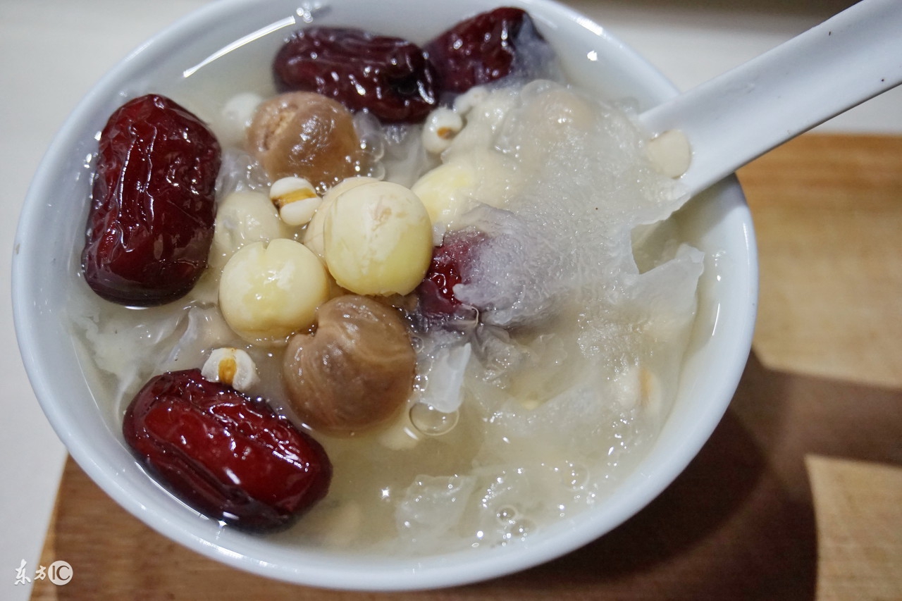 冬天排骨煮什么汤比较降火,冬天煲什么汤清热下火