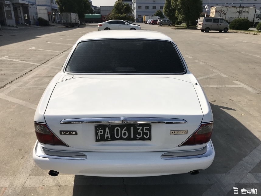 四眼捷豹xj3.0四驱顶配版,捷豹xj8经典色