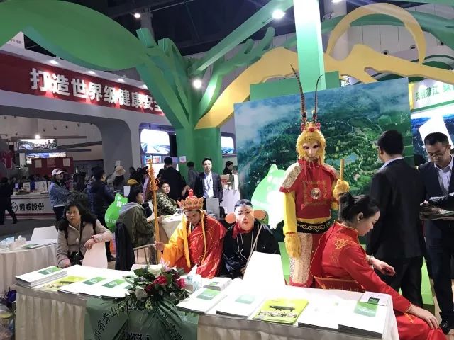 田田深入2017四川农博会，逛一圈，胖5斤！