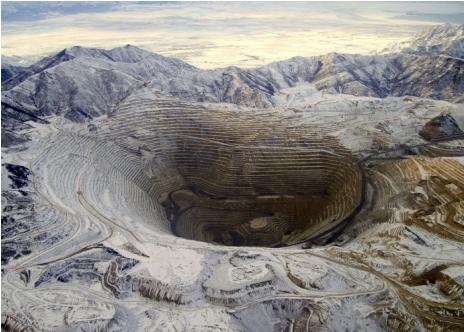 美洲版的愚公移山宾汉峡谷铜矿从高山变为千米巨坑