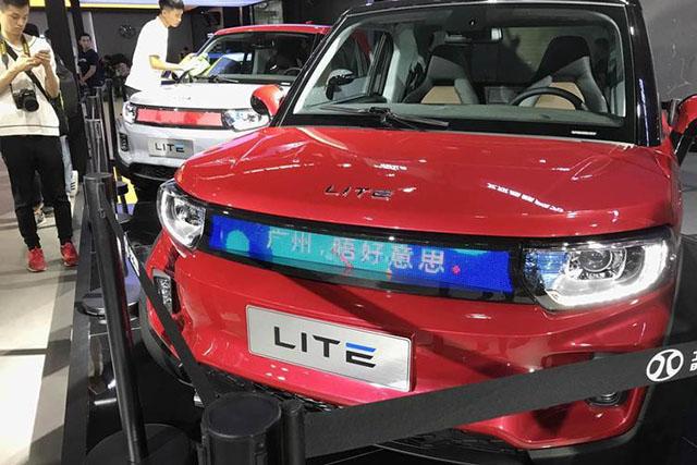 可能是最个性国产车，配无框车门、5块液晶屏，8万买它妹子更爱你