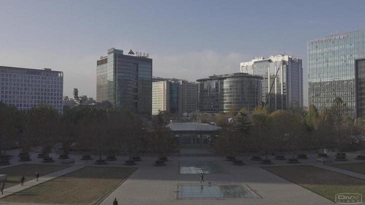 可拍4KHDR视频的手持摄像机1英寸CMOS索尼FDR-AX700摄像机评测