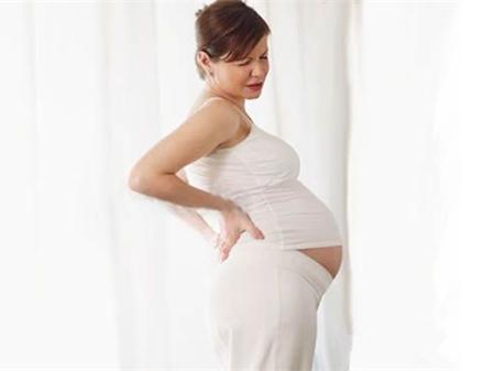 孕期腰痛几个细节帮你缓解,孕期腰疼厉害对胎儿有影响吗