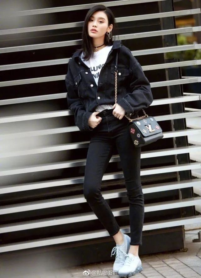 鹿晗刘昊然同款羽绒服,刘昊然中戏羽绒服机场