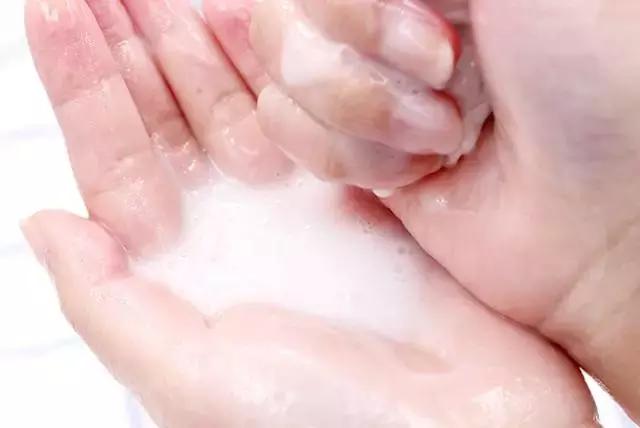 十块钱化妆品化全妆,上妆后浮粉起皮怎么补救