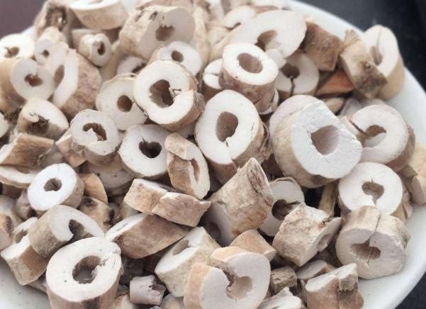 超有效的茶叶去眼袋法,喝茶能够祛眼袋吗