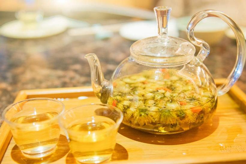 超有效的茶叶去眼袋法,喝茶能够祛眼袋吗