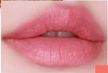 黄皮乌唇素颜合适什么颜色的口红,完美日记口红推荐色号素颜黄皮