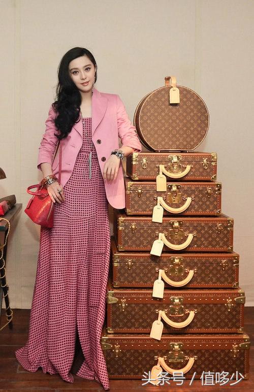 直男扫盲贴！背MK、LV、CHANEL的女孩儿要这样追！