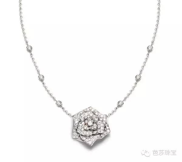 再搭配一条锁骨链真的太美了,冬季如何搭配锁骨链好看