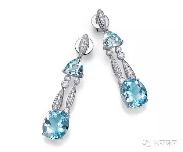 再搭配一条锁骨链真的太美了,冬季如何搭配锁骨链好看