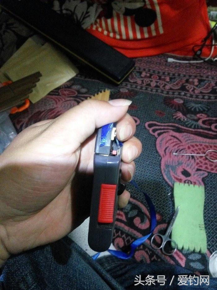 如何使用钓钩绑线器,钓鱼单钩绑线器全套方法