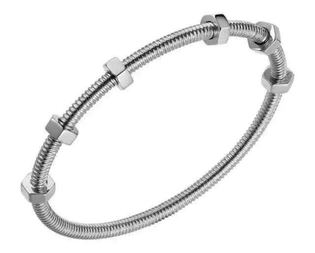 一枚回形针价值13000元，网友：没想到我那么有钱！