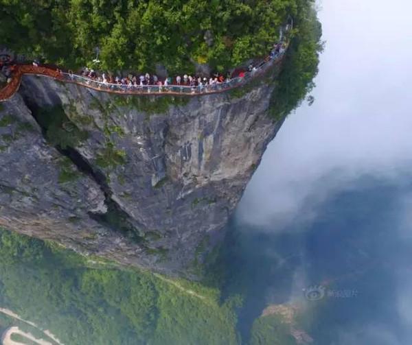 全球最惊险的玻璃栈道,中国最惊险恐怖的玻璃栈道