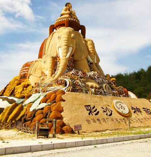 云南陆良彩色沙林沙雕节,彩色沙林第一届沙雕节