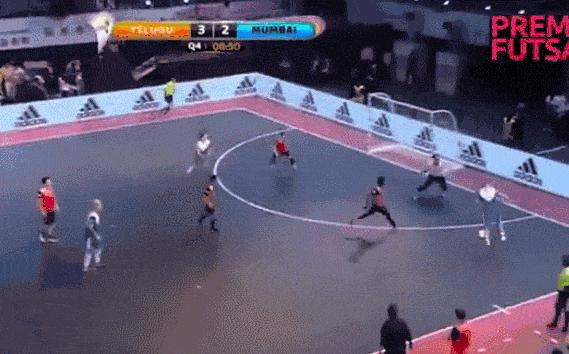 小罗足球独造11球,小罗都踢哪个位置最厉害