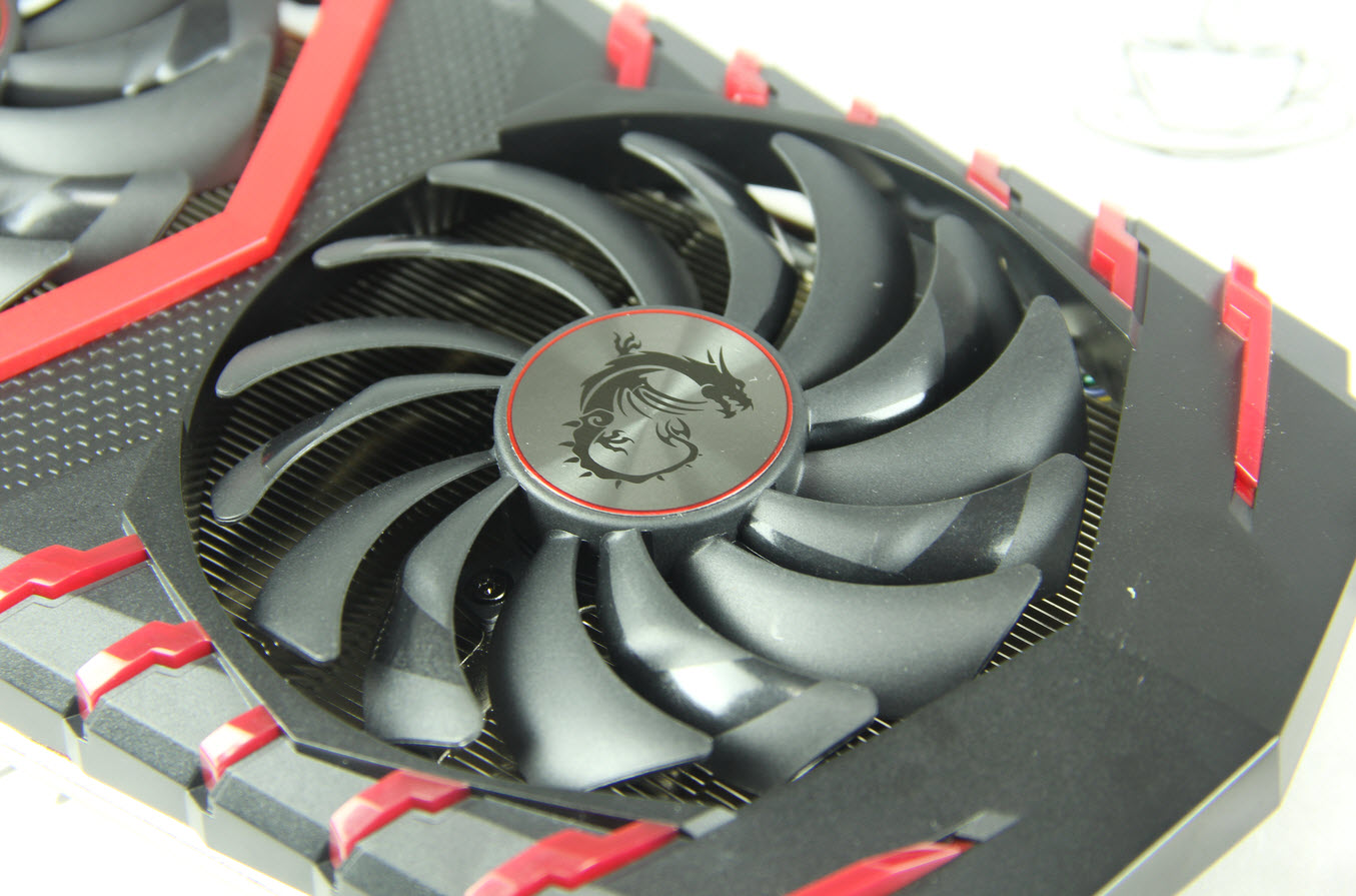 cod和战地射击手感对比,codwwii这款游戏怎么样