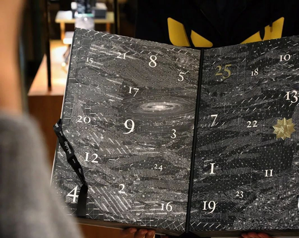 ysl和纪梵希哪个颜色好看点,纪梵希2021新年限定美妆