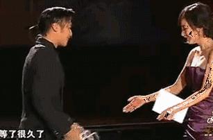 杨幂颁奖典礼落泪,杨幂颁奖落泪