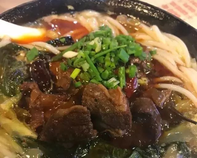 重庆美食高端线,重庆好吃的泡椒系列米线