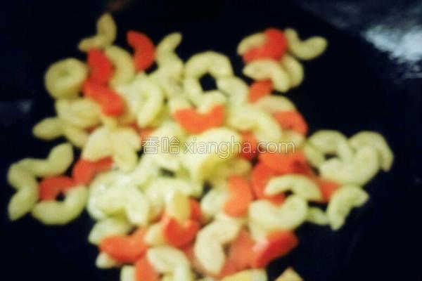 清炒虾仁怎么做视频播放,清炒虾仁焯水好还是直接过油炒