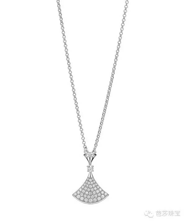 再搭配一条锁骨链真的太美了,冬季如何搭配锁骨链好看